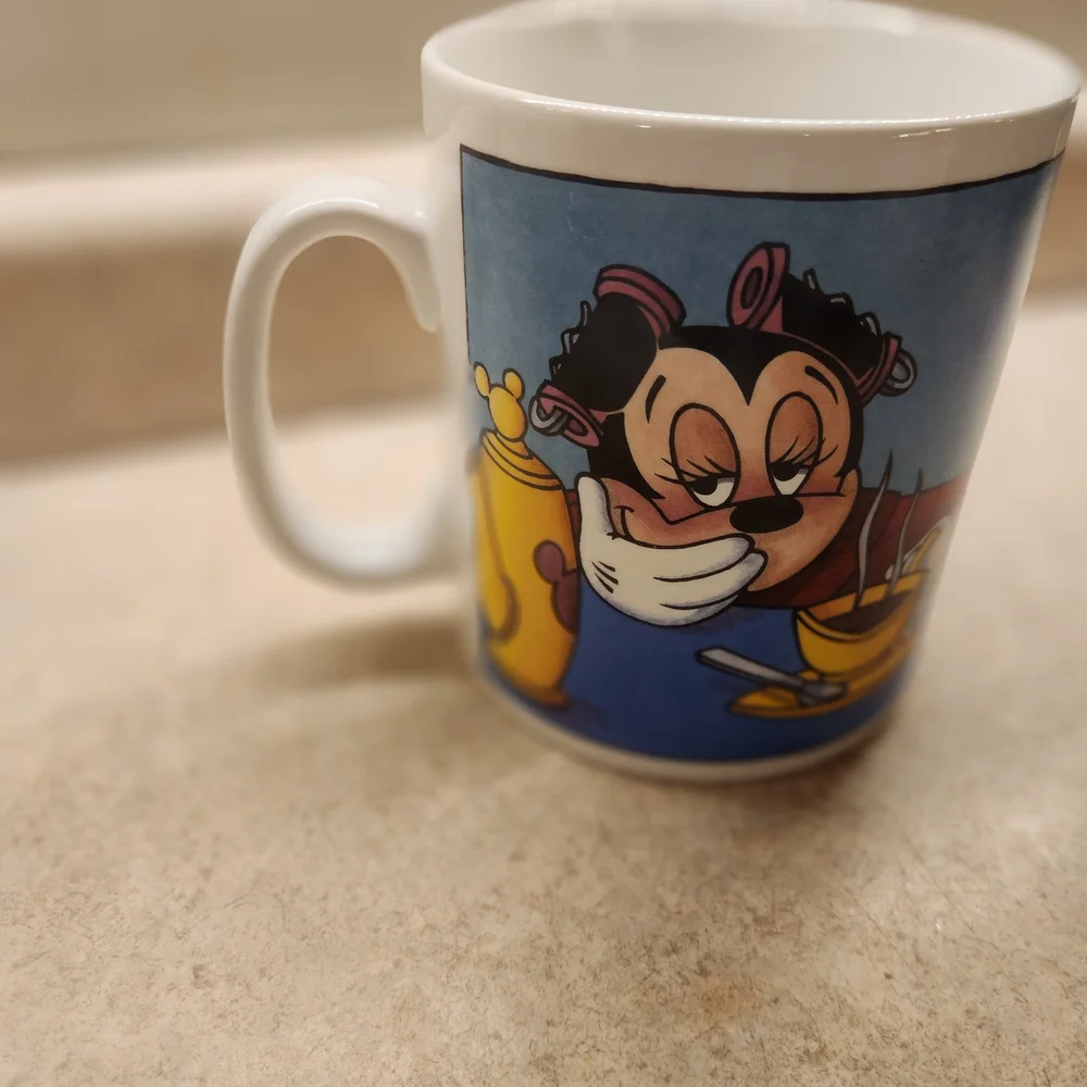 Vintage Minnie Disney White Ceramic Oversized Mug - Picture 4 of 8